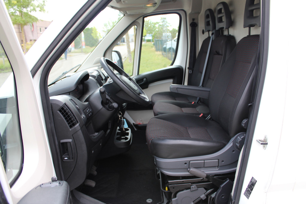 Peugeot Boxer 33 2.0 BlueHDI 130PK Euro6 L3H2 Premium Pack â Easy loader laadklep â 3-zits â nette bus 15