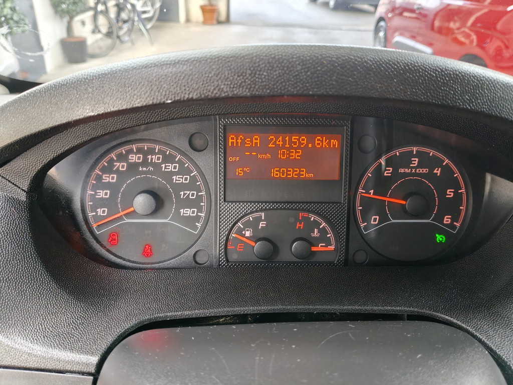 Peugeot Boxer 333 2.2 BlueHDi 120 L2H2 2xSchuifdeuren, Camera, CC, 18