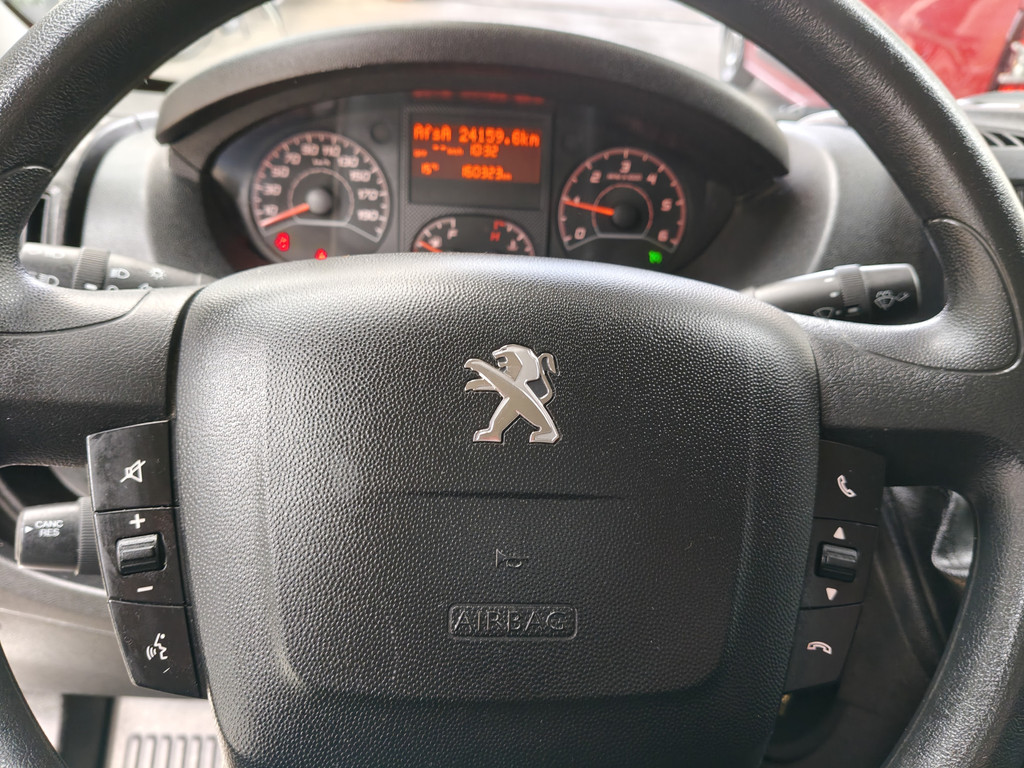 Peugeot Boxer 333 2.2 BlueHDi 120 L2H2 2xSchuifdeuren, Camera, CC, 19