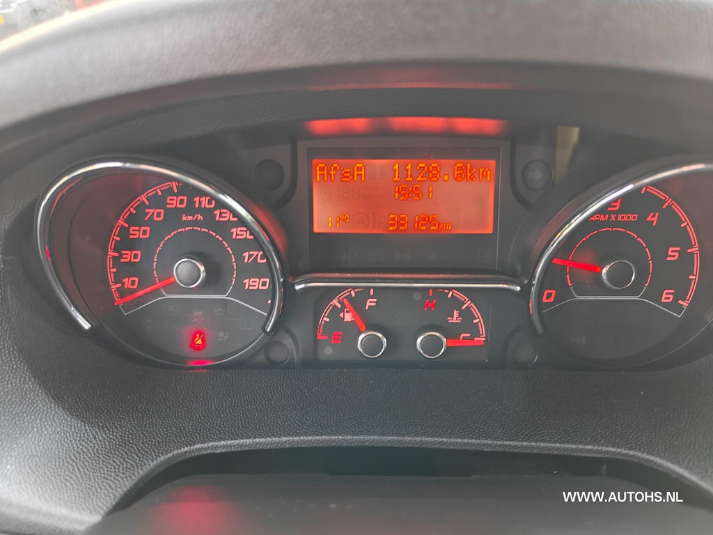 Peugeot Boxer 333 2.2 BlueHDi 140 PK, L3H2 Premium , Euro 6 , 1e Eig. Apk dec. 2026 , Clima , cruise , camera , navi 18