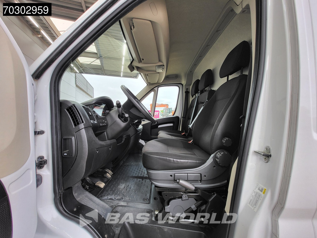 Peugeot Boxer 120pk L2H2 Airco Cruise Imperiaal Parkeersensoren Euro6 L2 Airco Cruise control 12