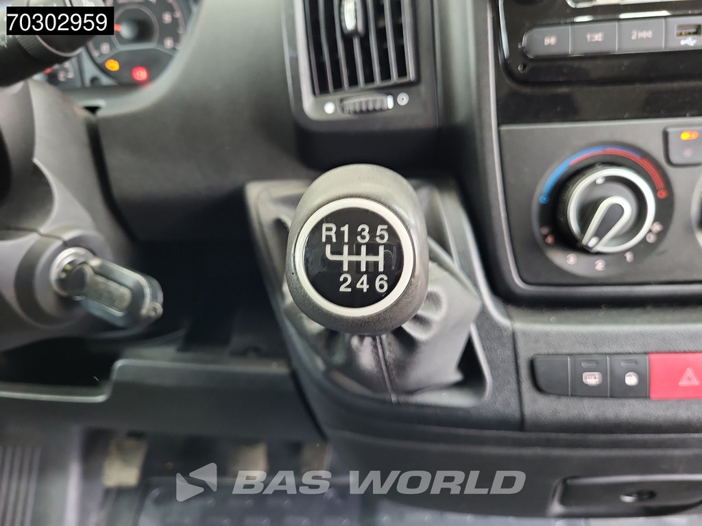 Peugeot Boxer 120pk L2H2 Airco Cruise Imperiaal Parkeersensoren Euro6 L2 Airco Cruise control 17