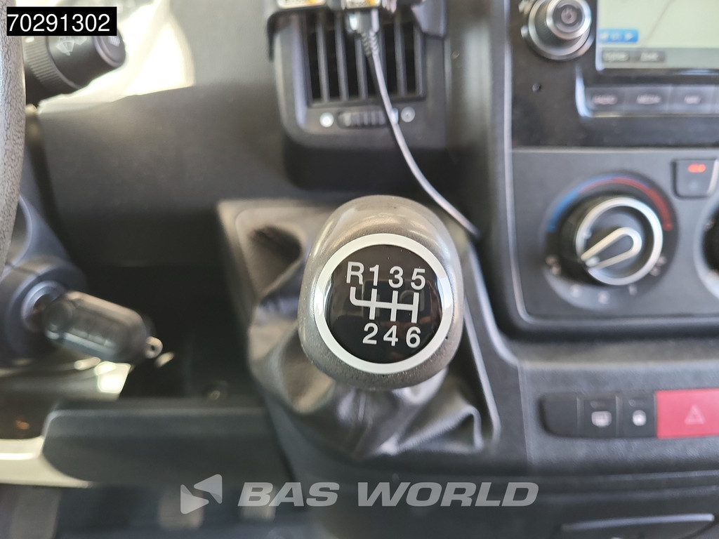 Peugeot Boxer 130PK L2H2 Trekhaak Navi LED Airco Cruise Camera Parkeersensoren L2 11m3 Airco Trekhaak Cruise control 17