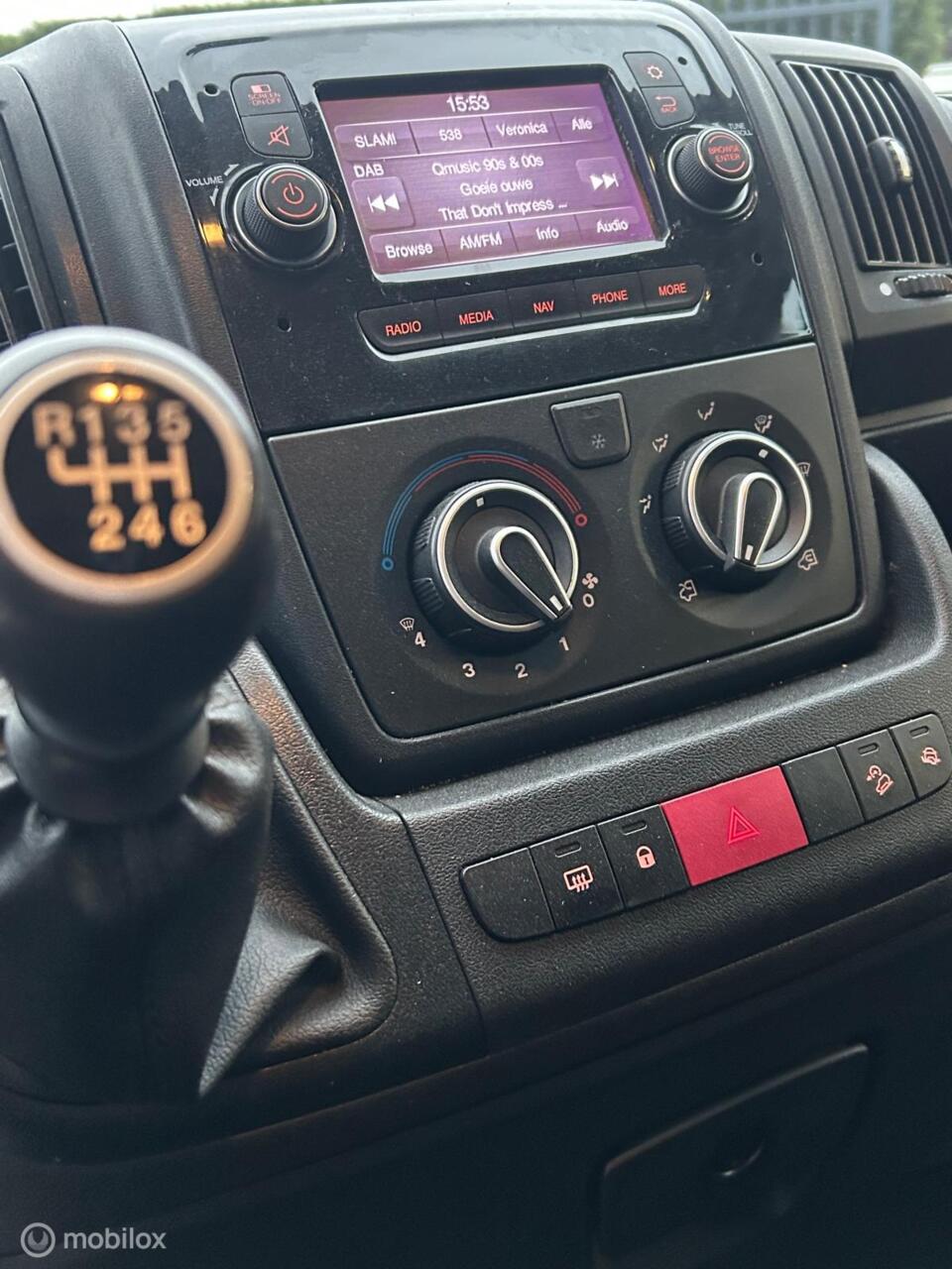 Peugeot Boxer Bestel 330 2.2 BlueHDi 140 L2H2 Premium 7