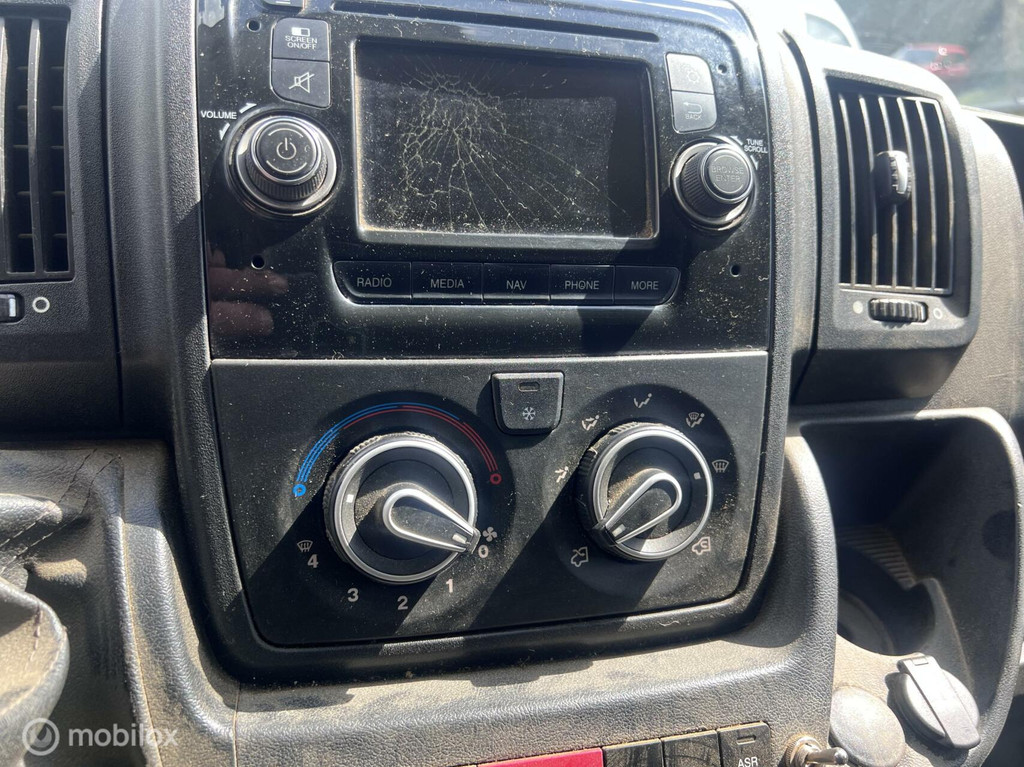 Peugeot Boxer Bestel 435 2.0 BlueHDI L2H2 Pro 7