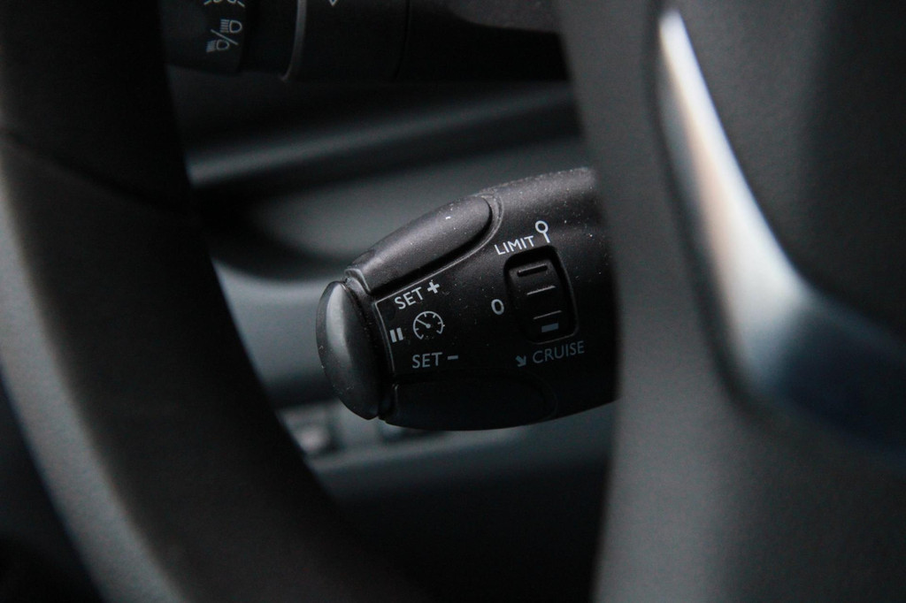 Peugeot Expert 1.5 BlueHDI 100PK L2H1 Standard Premium / Trekhaak / App connect 19