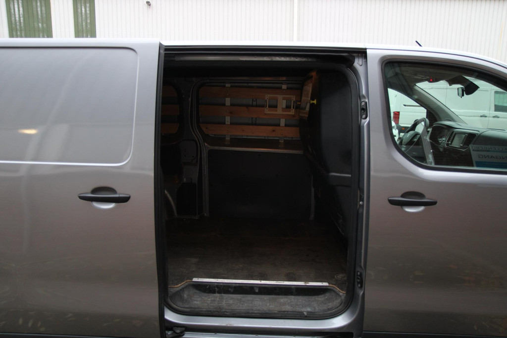 Peugeot Expert 1.5 BlueHDI 100PK L2H1 Standard Premium / Trekhaak / App connect 8