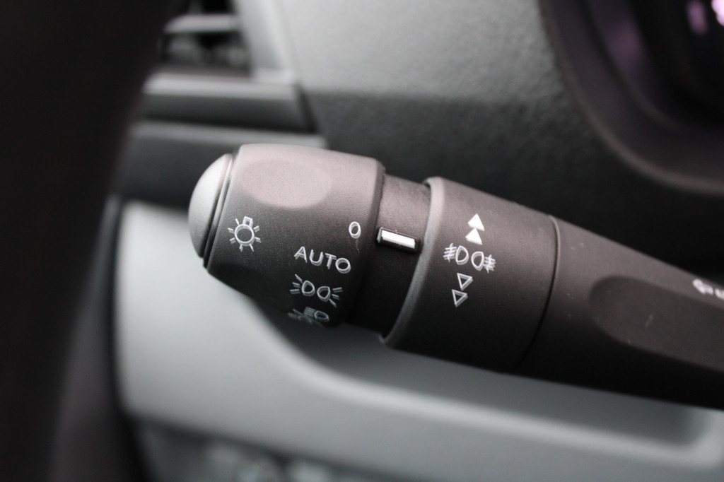 Peugeot Expert 1.5 BlueHDI 120PK L2 Asphalt Navigatie, Pack Look, Moduwork, Airconditioning, Camera Achterzijde 13