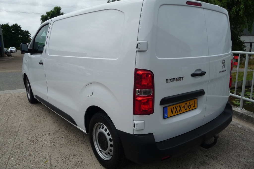 Peugeot Expert 1.5 BlueHDI 120 pk S&S L2 trekhaak Navi, carplay 17