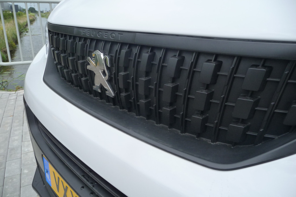 Peugeot Expert 1.5 BlueHDI 120 pk S&S L2 trekhaak Navi, carplay 19