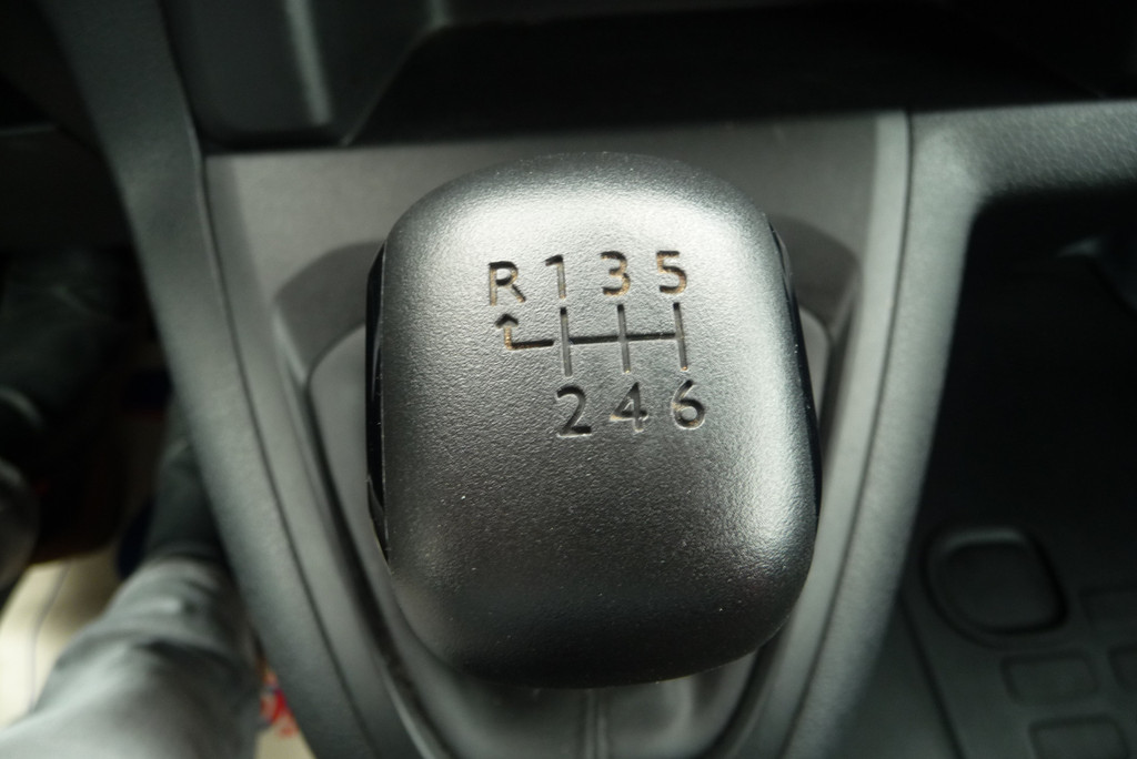 Peugeot Expert 1.5 BlueHDI 120 pk S&S L2 trekhaak Navi, carplay 9