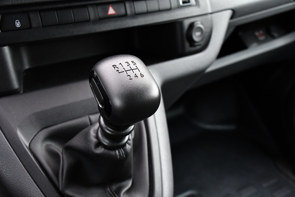 Peugeot Expert 2.0 BlueHDI 120 Long Asphalt DC 360 Camera, Cruise, Carplay, 2 x Schuifdeur, Multimedia, 122pk, Trekhaak, Sensoren, Uniek! 18