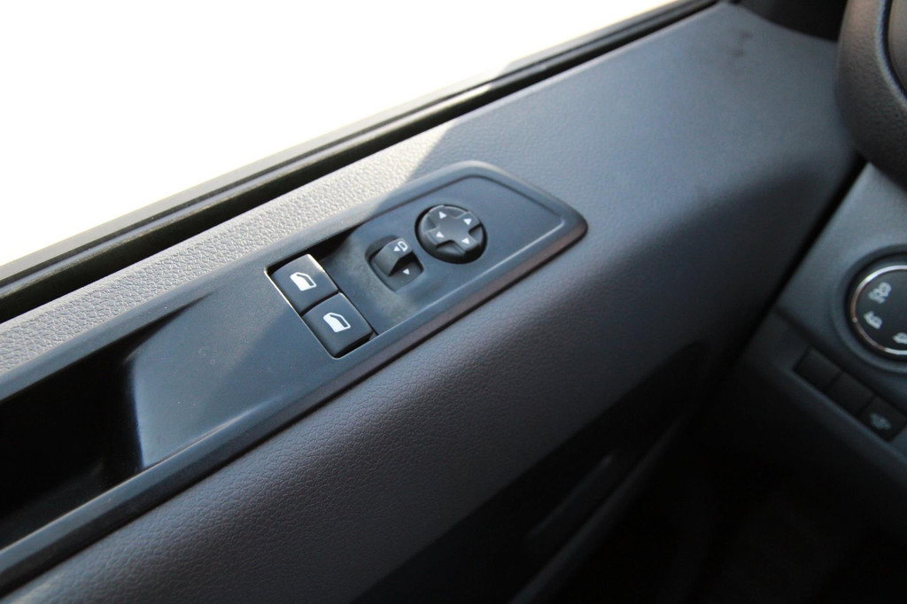 Peugeot Expert 2.0 BlueHDI 120PK Standard Pro / Cruise / App connect / PDC 2x 18