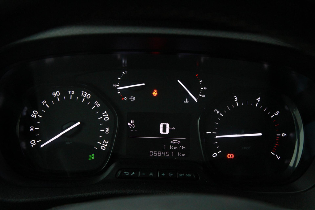 Peugeot Expert 2.0 BlueHDI 122PK L2H1 / Trekhaak / Camera / 3 zits 17