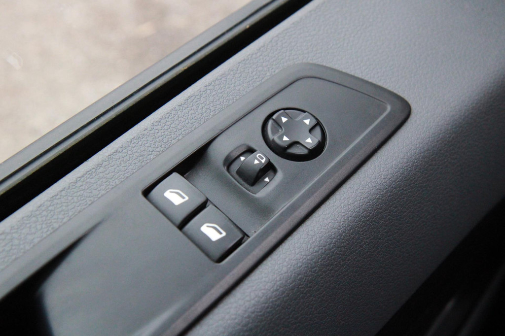 Peugeot Expert 2.0 BlueHDI 122PK L2H1 / Trekhaak / Camera / 3 zits 20