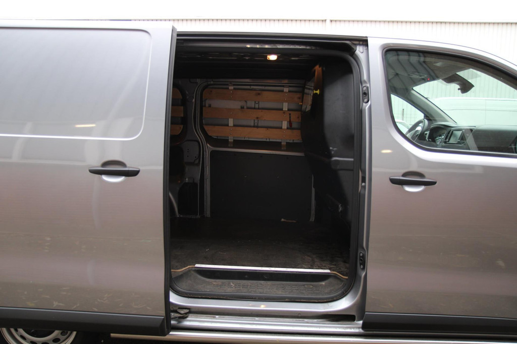 Peugeot Expert 2.0 BlueHDI 122PK L2H1 / Trekhaak / Camera / 3 zits 8