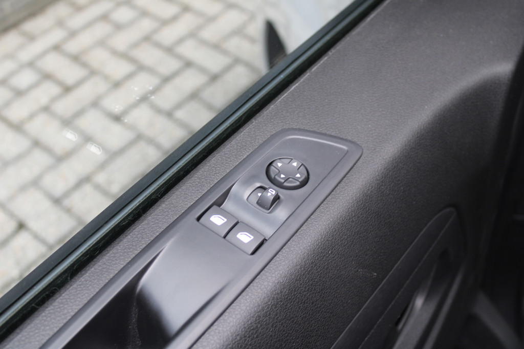 Peugeot Expert 2.0 BlueHDI 145PK L3 Dubbele Cabine Navigatie, Achteruitrijcamera, Trekhaak Afneembaar, Airco, Parkeersensoren Achter, Bluetooth, Cruise Control 19