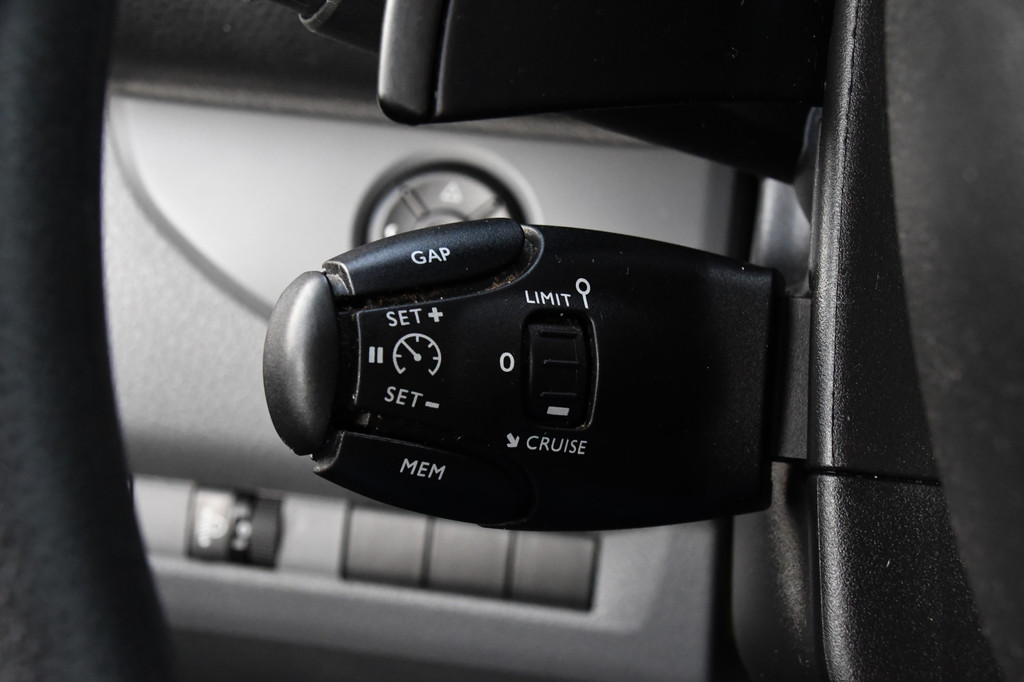 Peugeot Expert 2.0 BlueHDI 180 DC Black Edition MARGE! 360 Camera, Carplay, 177pk, Automaat, 2 x Schuifdeur, Cruise, Trekhaak, Navi, Head-up, Uniek! 21