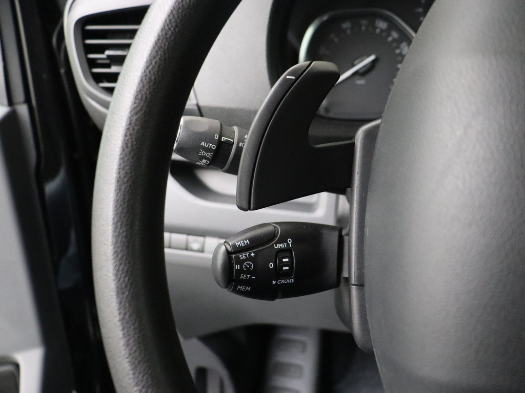 Peugeot Expert 2.0 BlueHDI 180PK Automaat Premium Pack | Navigatie | Camera Airco | Cruise | 3-Persoons 15