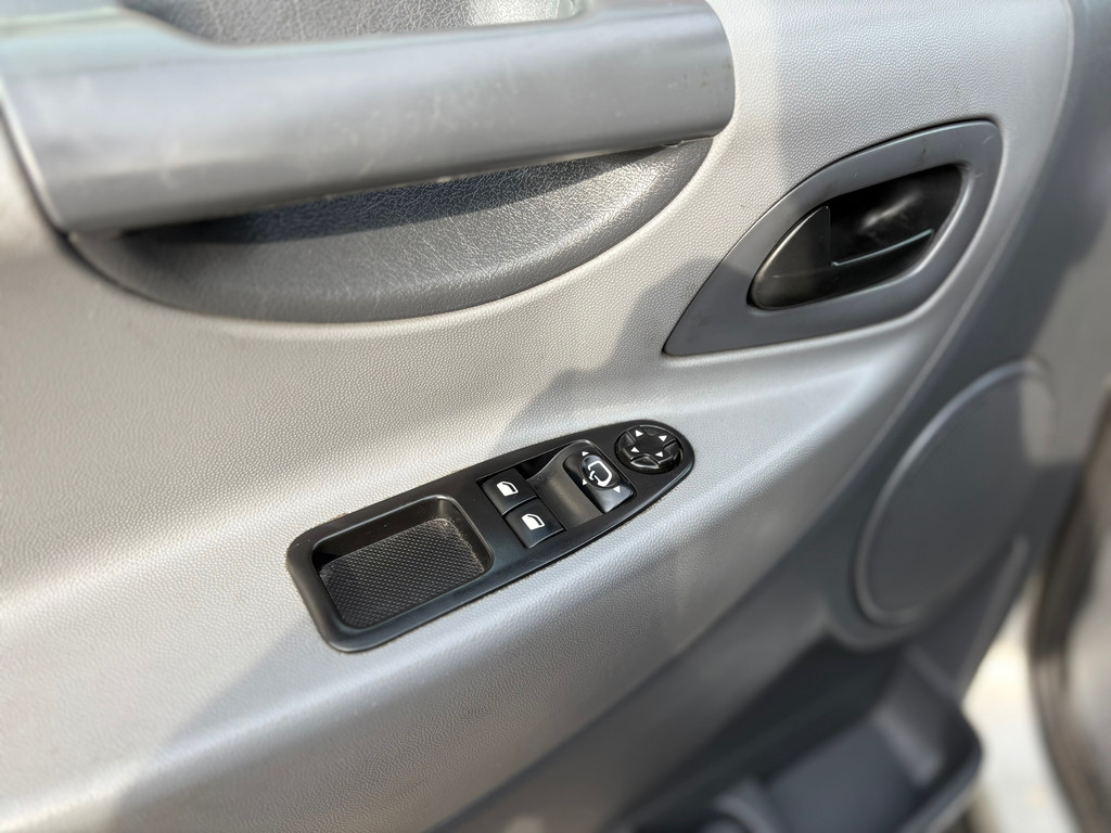 Peugeot Expert 229 2.0 HDIF L2H1|MARGE|5 zitplaatsen|airconditioning|cruise|trekhaak met 2000KG trekgewicht|parkeersensoren achter 15