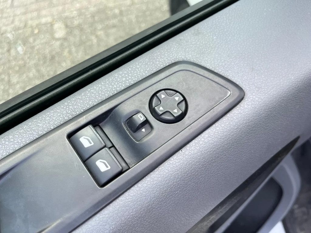 Peugeot Expert 231L 2.0 BlueHDI 120 Premium 10