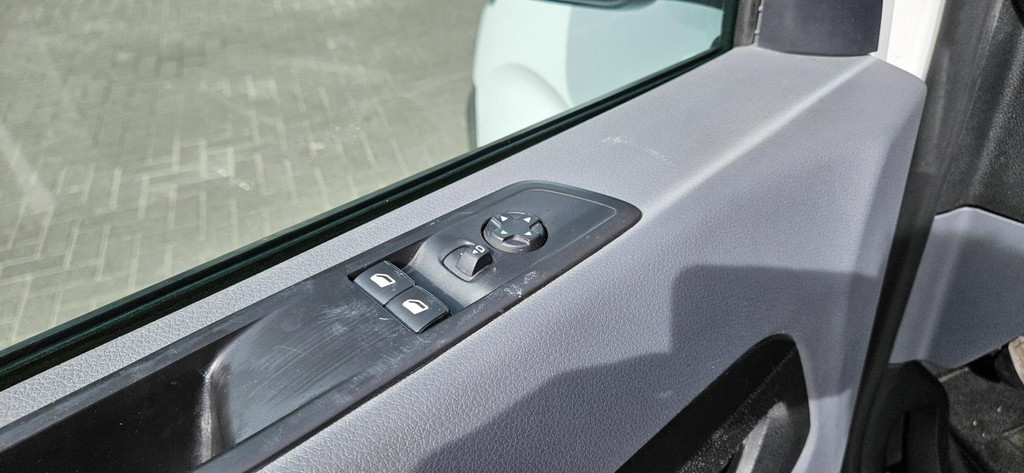 Peugeot Expert 231S 2.0 BlueHDI 120 Premium Airco! Cruise Control! 3-Zitplaatsen! Navigatie! NAP! 122PK! 16