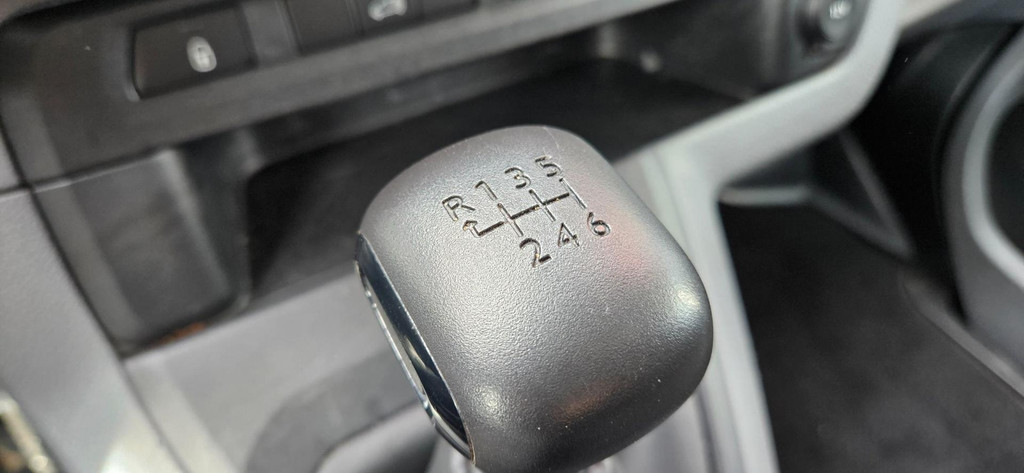 Peugeot Expert 231S 2.0 BlueHDI 120 Premium Airco! Cruise Control! 3-Zitplaatsen! Navigatie! NAP! 122PK! 19