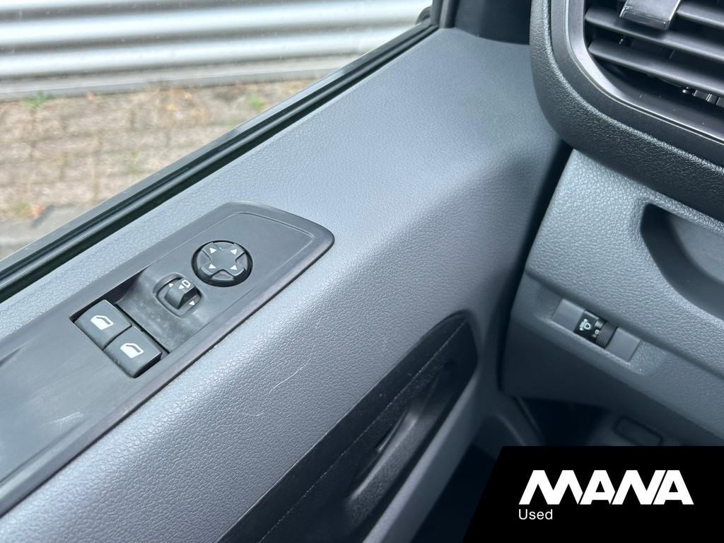 Peugeot Expert 231S 2.0 BlueHDI 180PK Automaat Premium Stoelverwarming Imperiaal Trekhaak Cruise Navi 8