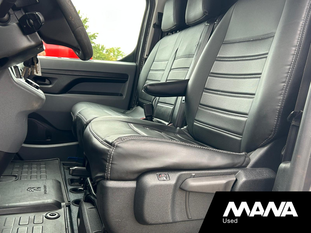 Peugeot Expert 231S 2.0 BlueHDI 180PK Automaat Premium Stoelverwarming Imperiaal Trekhaak Cruise Navi 9