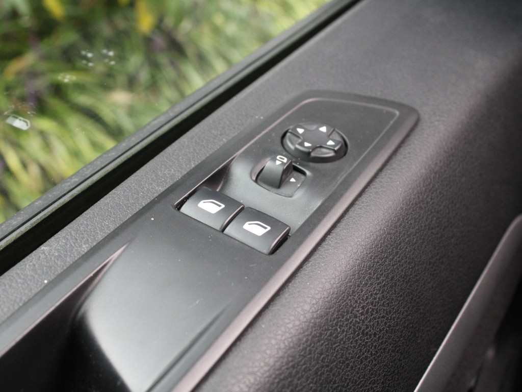 Peugeot Expert Standard Asphalt 2.0 BlueHDI 145PK EAT8 Automaat Navigatie, Trekhaak, Achteruitrijcamera, Parkeersensor Achter, Climate Control, Cruise Control, Lederen Bekleding 16