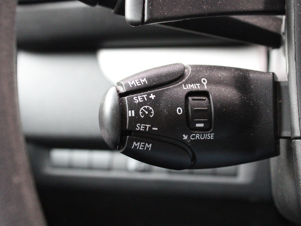 Peugeot Expert Standard Asphalt 2.0 BlueHDI 145PK EAT8 Automaat Navigatie, Trekhaak, Achteruitrijcamera, Parkeersensor Achter, Climate Control, Cruise Control, Lederen Bekleding 18