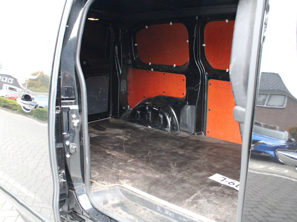 Peugeot Expert Standard Asphalt 2.0 BlueHDI 145PK EAT8 Automaat Navigatie, Trekhaak, Achteruitrijcamera, Parkeersensor Achter, Climate Control, Cruise Control, Lederen Bekleding 7