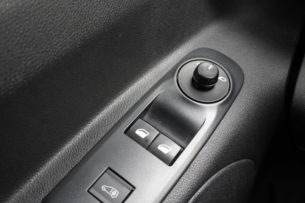 Peugeot Partner 1.2 PT 110PK Benzine! EURO 6 - Airco - Navi - Cruise - ⬠11.900,- Excl. 17