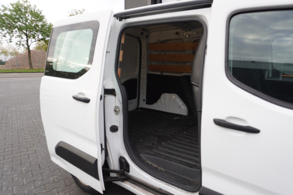 Peugeot Partner 1.2 PT 110PK Benzine! EURO 6 - Airco - Navi - Cruise - ⬠11.900,- Excl. 7