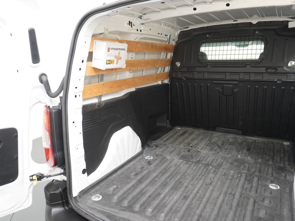 Peugeot Partner 1.2 PureTech Premium, Benzine, Org NED! Airco, Cruise Control, Navigatie 8