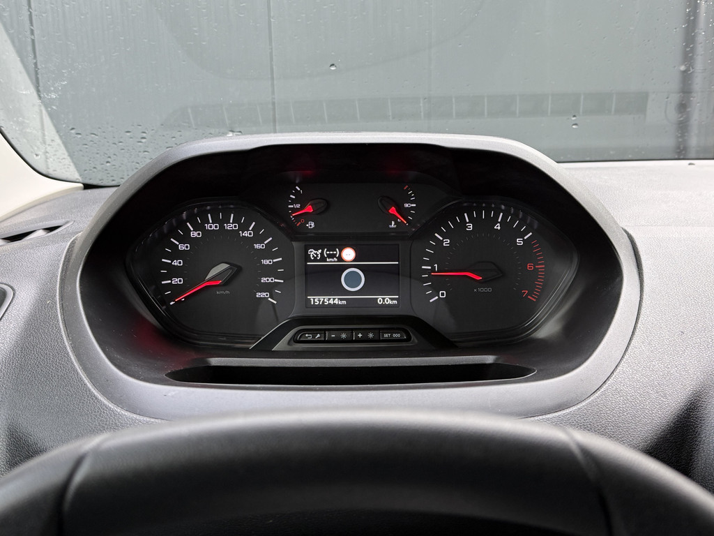 Peugeot Partner 1.5 BlueHDI 131 PK / L1H1 / ADAPTIVE CRUISE / 3-ZITS / CAMERA / TREKHAAK / KEYLESS / LMV 13