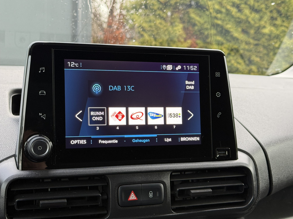 Peugeot Partner 1.5 BlueHDI 131 PK / L1H1 / ADAPTIVE CRUISE / 3-ZITS / CAMERA / TREKHAAK / KEYLESS / LMV 16