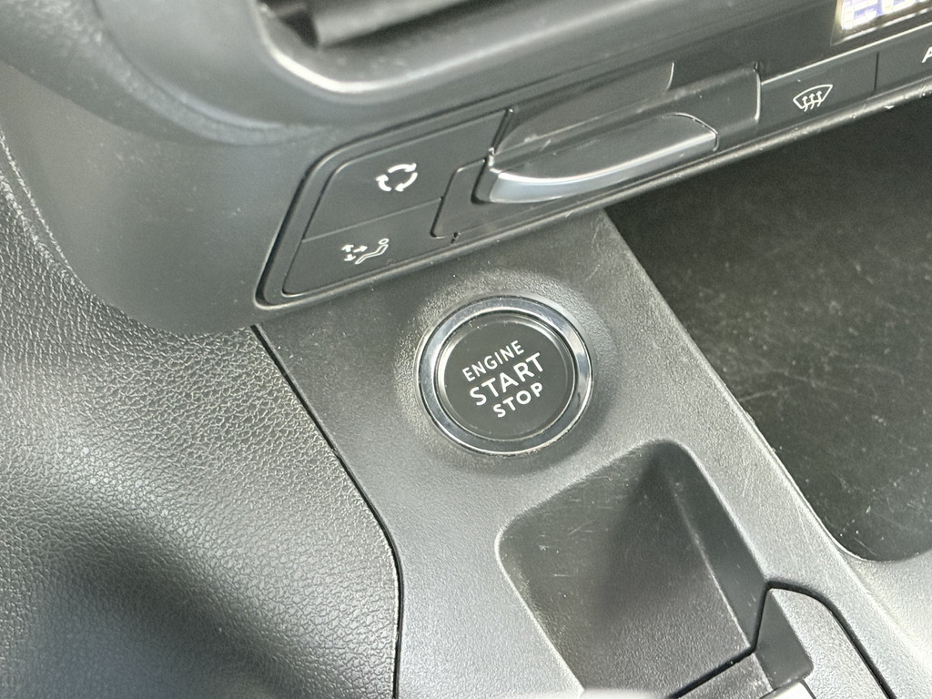 Peugeot Partner 1.5 BlueHDI 131 PK / L1H1 / ADAPTIVE CRUISE / 3-ZITS / CAMERA / TREKHAAK / KEYLESS / LMV 19