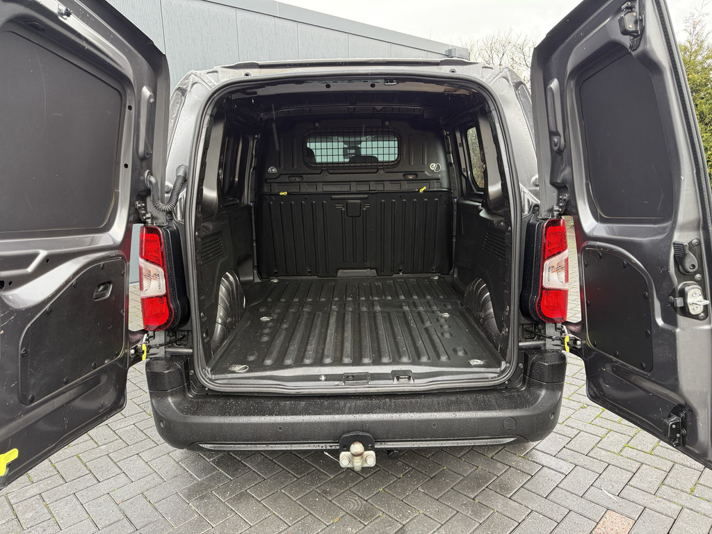 Peugeot Partner 1.5 BlueHDI 131 PK / L1H1 / ADAPTIVE CRUISE / 3-ZITS / CAMERA / TREKHAAK / KEYLESS / LMV 8