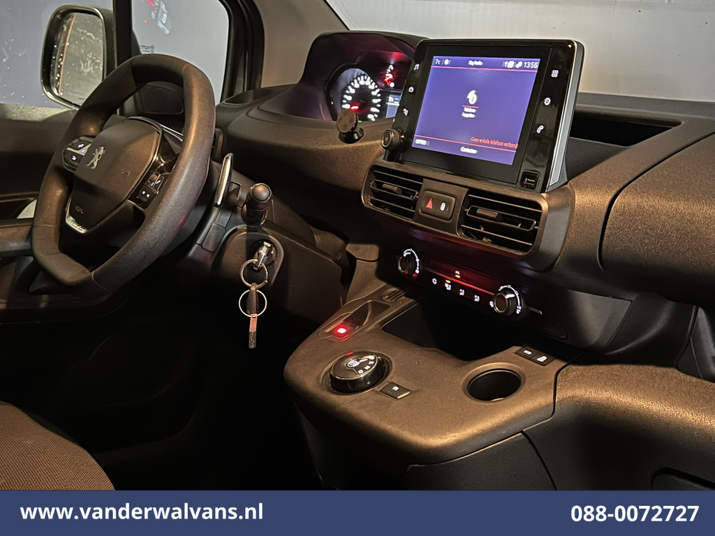 Peugeot Partner 1.5 BlueHDI 131pk Automaat L1H1 Euro6 Airco | Navigatie | Trekhaak | Apple Carplay | Cruisecontrol Android Auto, Stoelverwarming, Parkeersensoren, 16