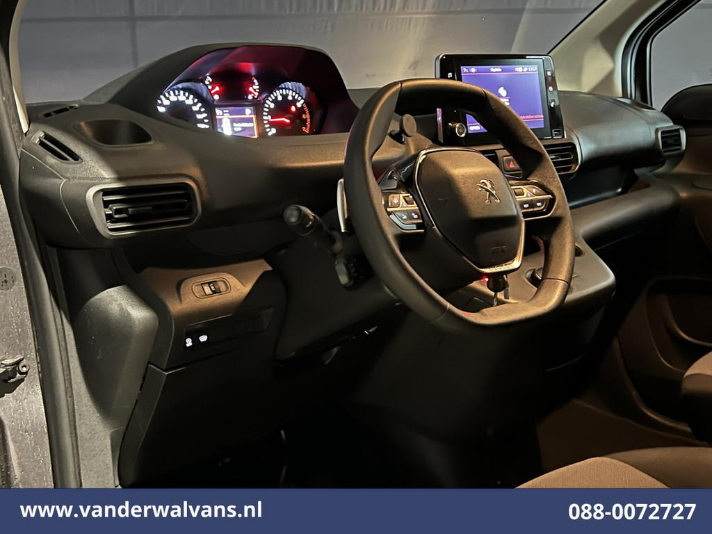 Peugeot Partner 1.5 BlueHDI 131pk Automaat L1H1 Euro6 Airco | Navigatie | Trekhaak | Apple Carplay | Cruisecontrol Android Auto, Stoelverwarming, Parkeersensoren, 18