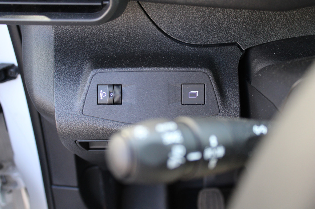 Peugeot Partner 1.5 BlueHDi 100PK S&S L1 Navigatie, Achteruitrijcamera, Trekhaak, Dab, Bluetooth, Parkeersensoren voor & achter 17