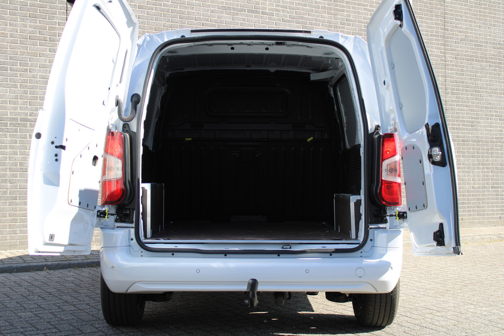 Peugeot Partner 1.5 BlueHDi 100PK S&S L1 Navigatie, Achteruitrijcamera, Trekhaak, Dab, Bluetooth, Parkeersensoren voor & achter 8