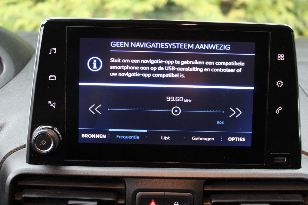 Peugeot Partner 1.6 BlueHDI Premium 75PK | Airco | Achterklep | Cruise Control | Elektrische Ramen 21