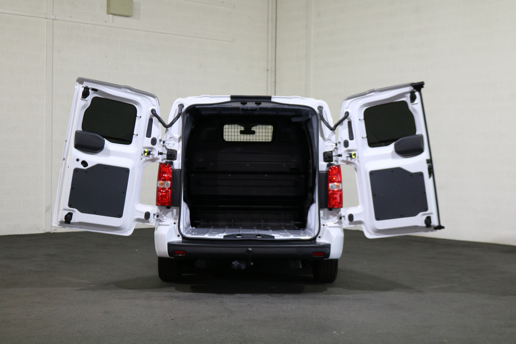 Peugeot e-Expert EV L3 75 kWh Airco Navigatie Trekhaak Black Line 11