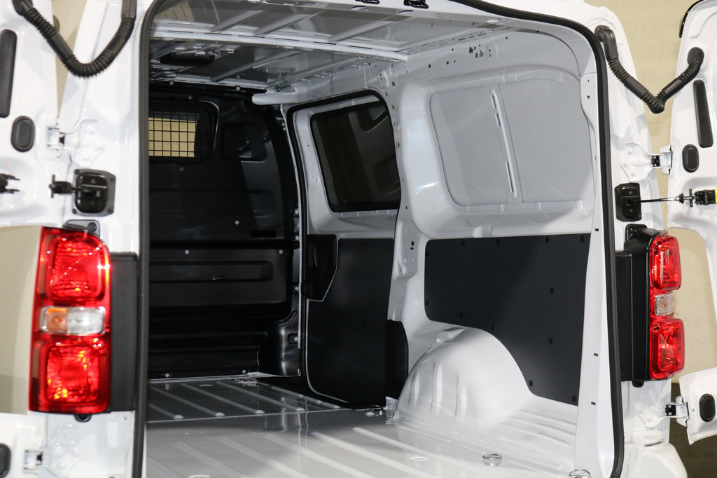 Peugeot e-Expert EV L3 75 kWh Airco Navigatie Trekhaak Black Line 15