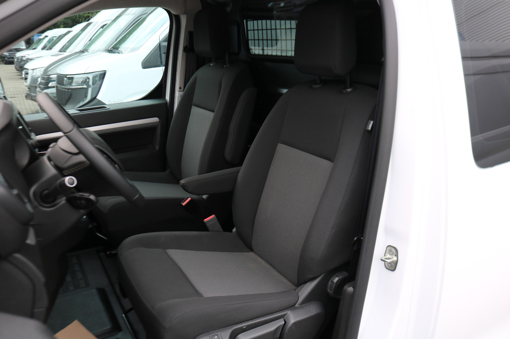 Peugeot e-Expert EV L3 75 kWh Airco Navigatie Trekhaak Black Line 17