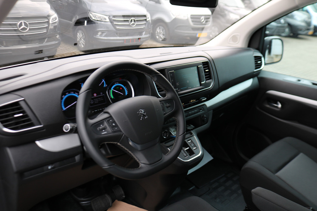 Peugeot e-Expert EV L3 75 kWh Airco Navigatie Trekhaak Black Line 18