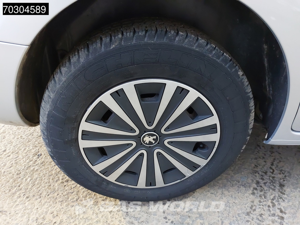 Peugeot e-Partner Tepee Electric 3-Persoons Navi Airco Cruise Camera Parkeersensoren Airco Cruise control 12