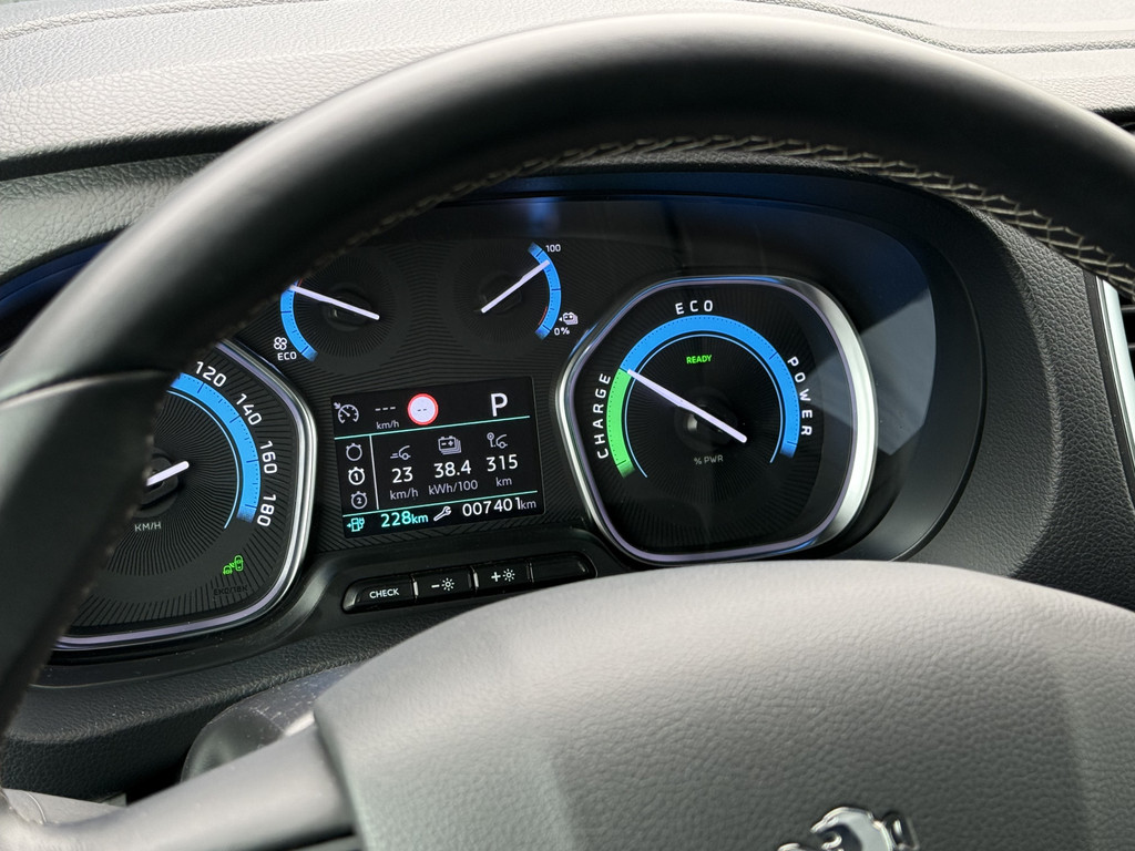 Peugeot e-Traveller 75 kWh Business VIP / PRIJS INCL BTW /**7.401 KM**/ FULL ELECTRIC / 6-PERSOONS / 2x SCHUIFDEUR / LEDER / MASSAGE...... 15